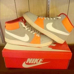 Nike Shattered Backboard II Dunks